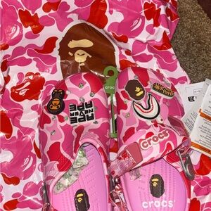 CROCS Pink Graphic Clogs